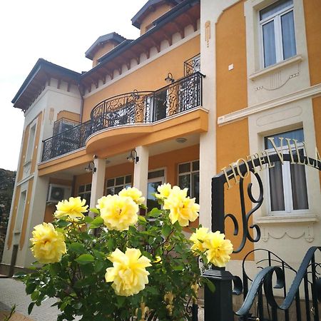 Villa Paris Chisarja Exteriör bild