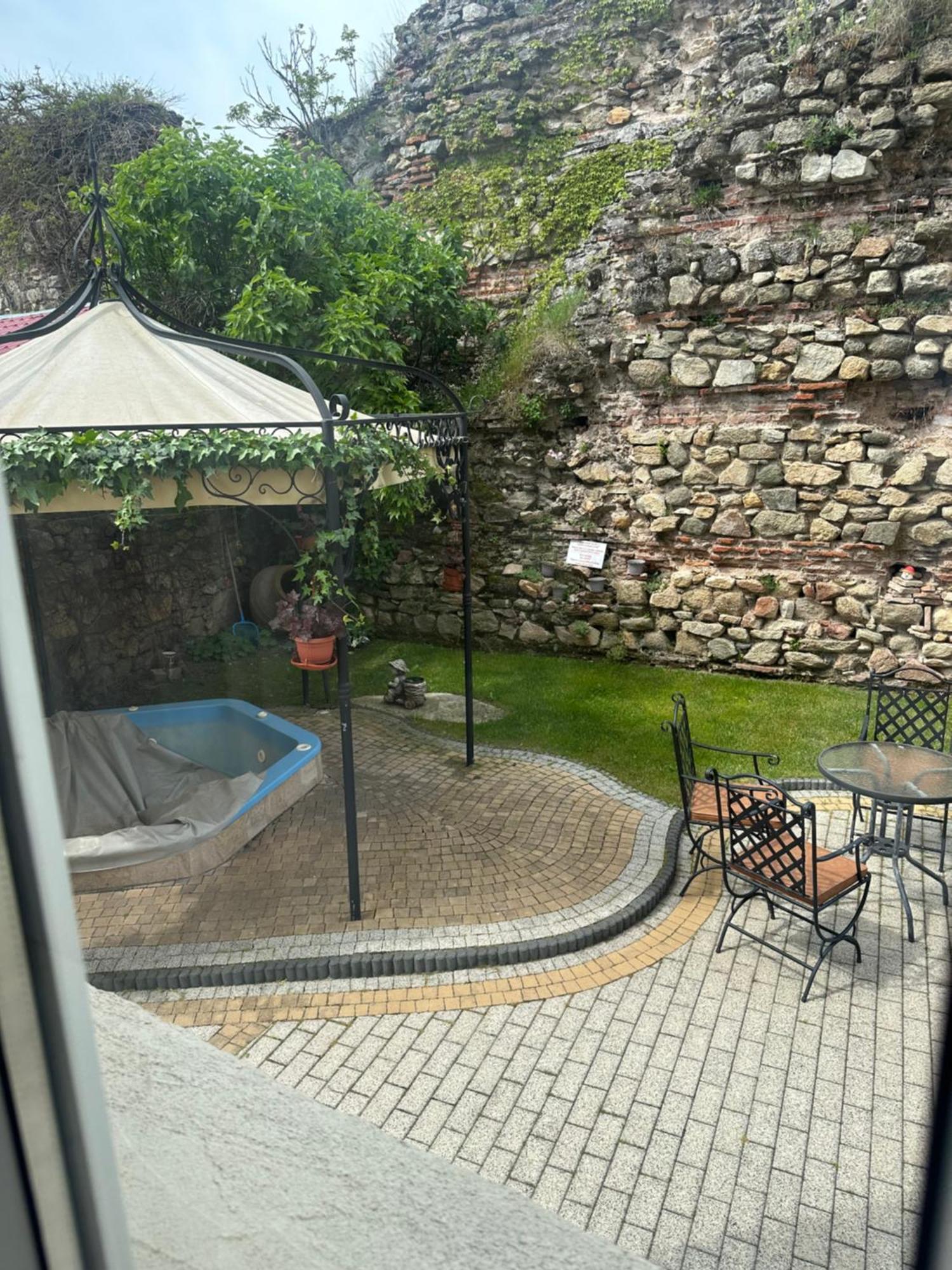 Villa Paris Chisarja Exteriör bild