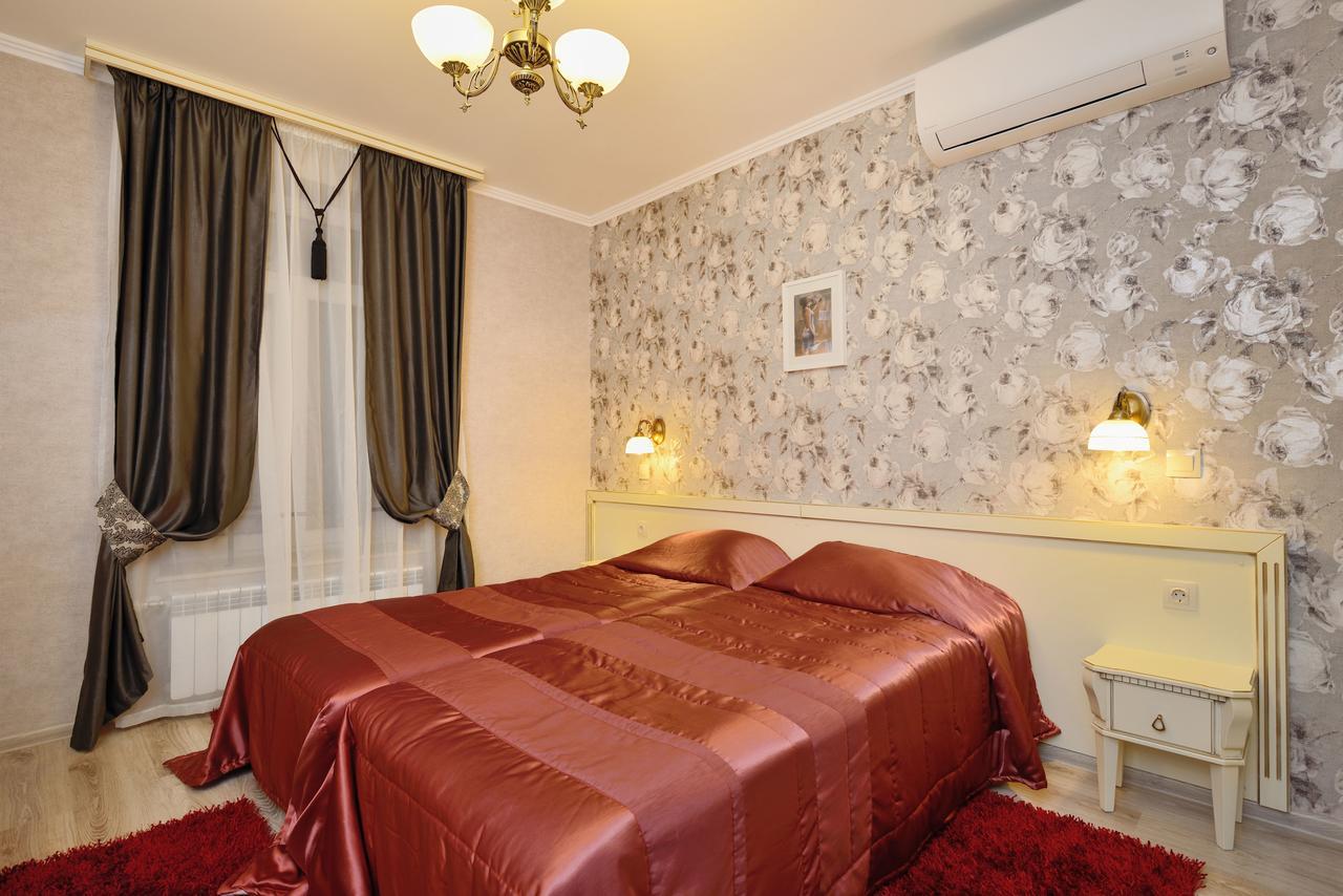 Villa Paris Chisarja Exteriör bild